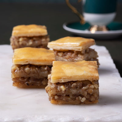 Karakoy Gulluoglu Gluten-Free Walnut Colbak Baklava 1kg Metal Gift Box