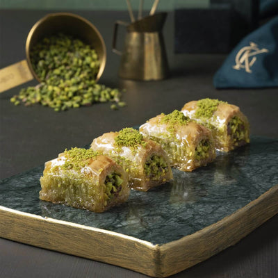 Karakoy Gulluoglu Pistachio Nadir Dolama 1kg Metal Gift Box