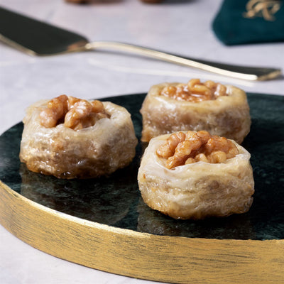 Karakoy Gulluoglu Walnut Burma Baklava 1kg Metal Gift Box