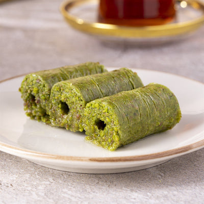 Karakoy Gulluoglu Pistachio Rolled Baklava 1kg Metal Gift Box