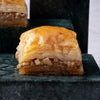 Karakoy Gulluoglu Walnut Baklava 1kg Metal Gift Box مصغرة 3