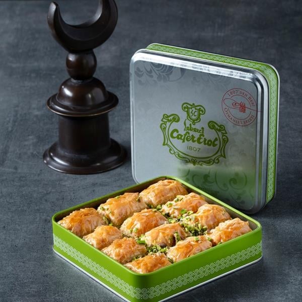 Sekerci Cafer Erol Pistachio Butter Baklava Green Tin 600g